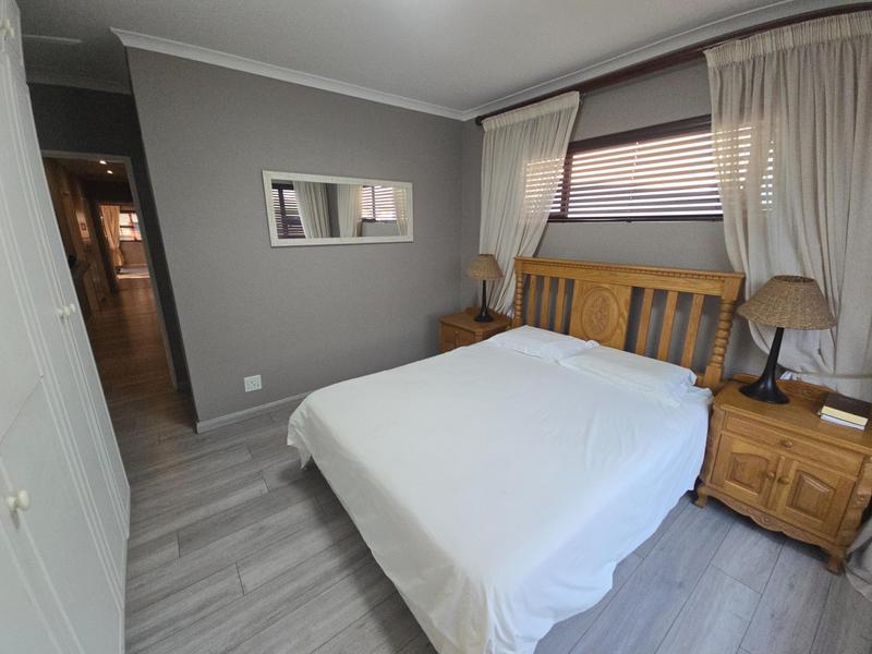 To Let 5 Bedroom Property for Rent in Goedehoop Western Cape